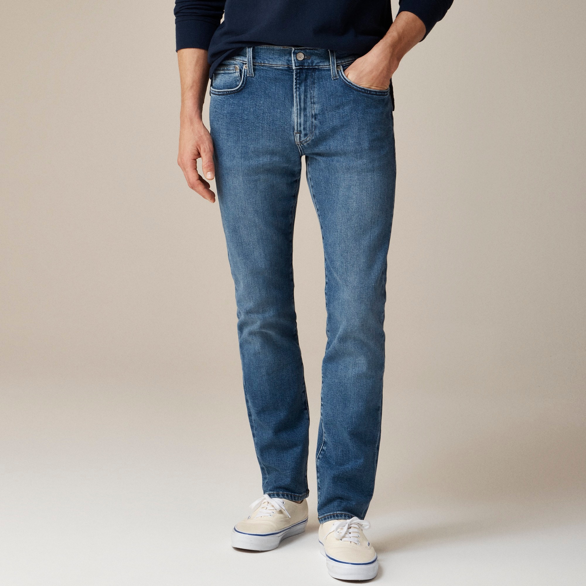 mens 770&trade; Straight-fit stretch jean in medium wash